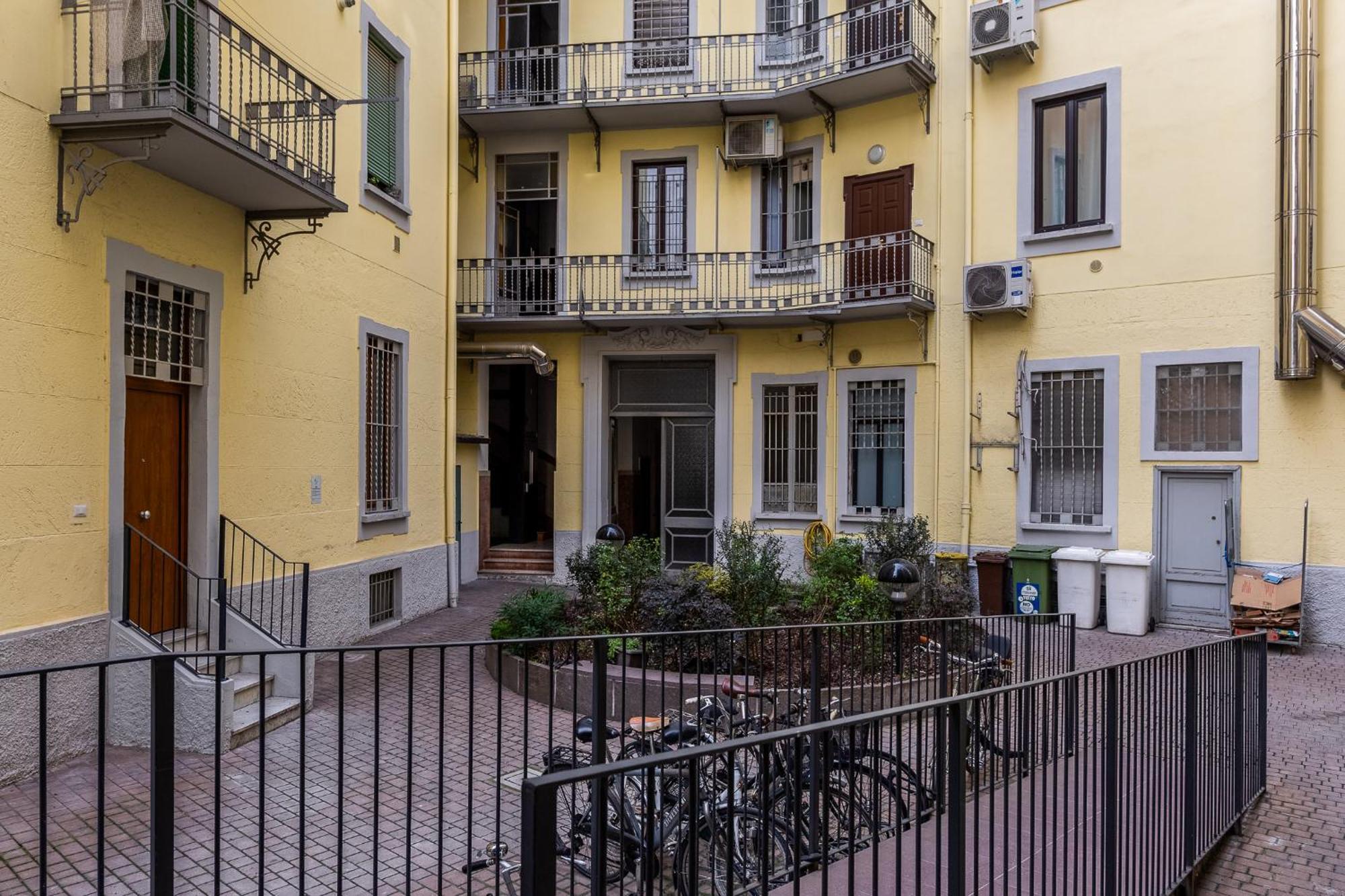 Luxury Apartment - Near Stazione Centrale Милано Екстериор снимка