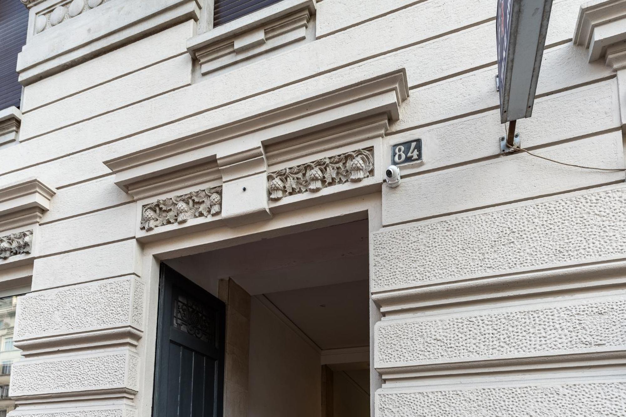 Luxury Apartment - Near Stazione Centrale Милано Екстериор снимка